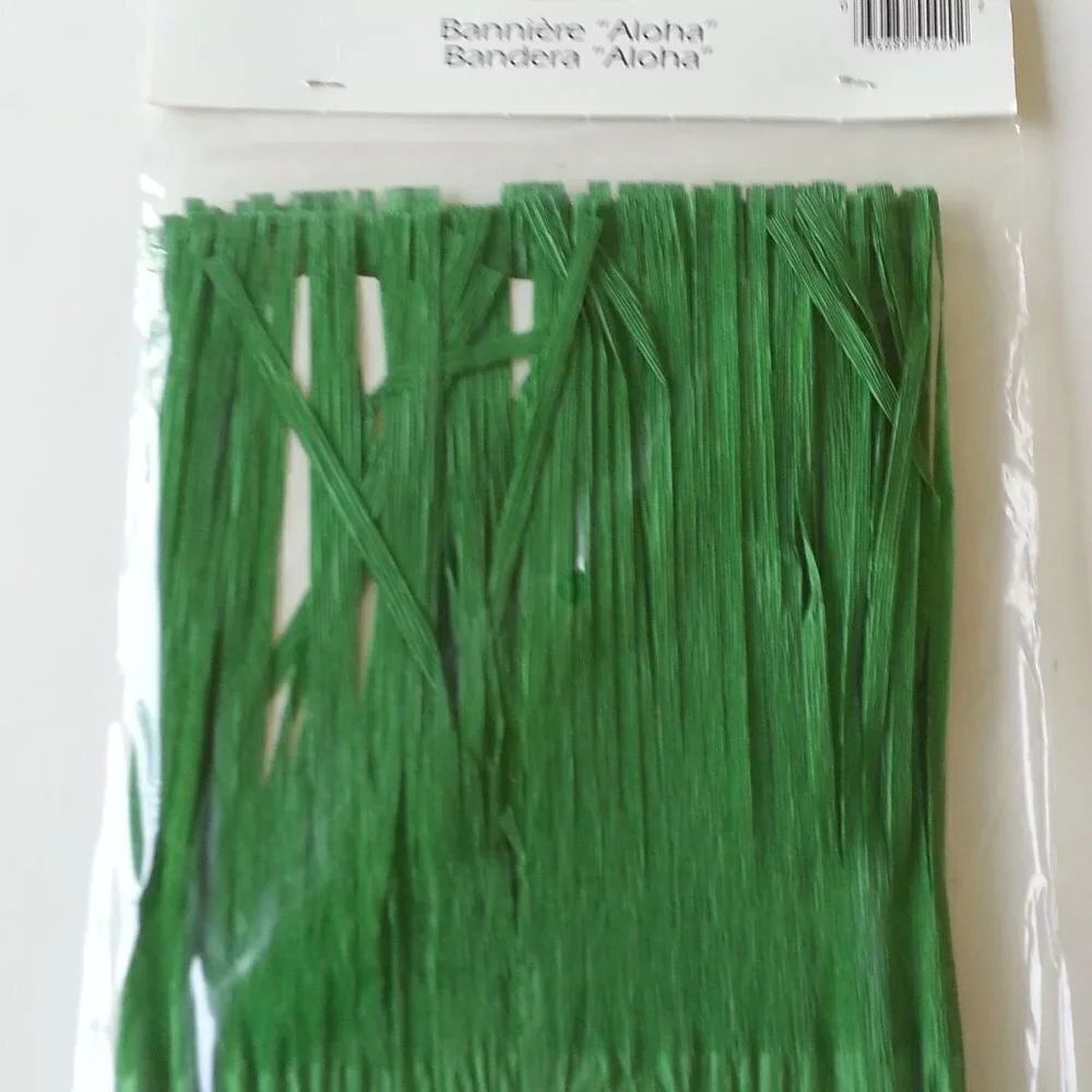 NWT -  Beistle Aloha Paper Banner Green grass with bamboo style lettering Hawaii